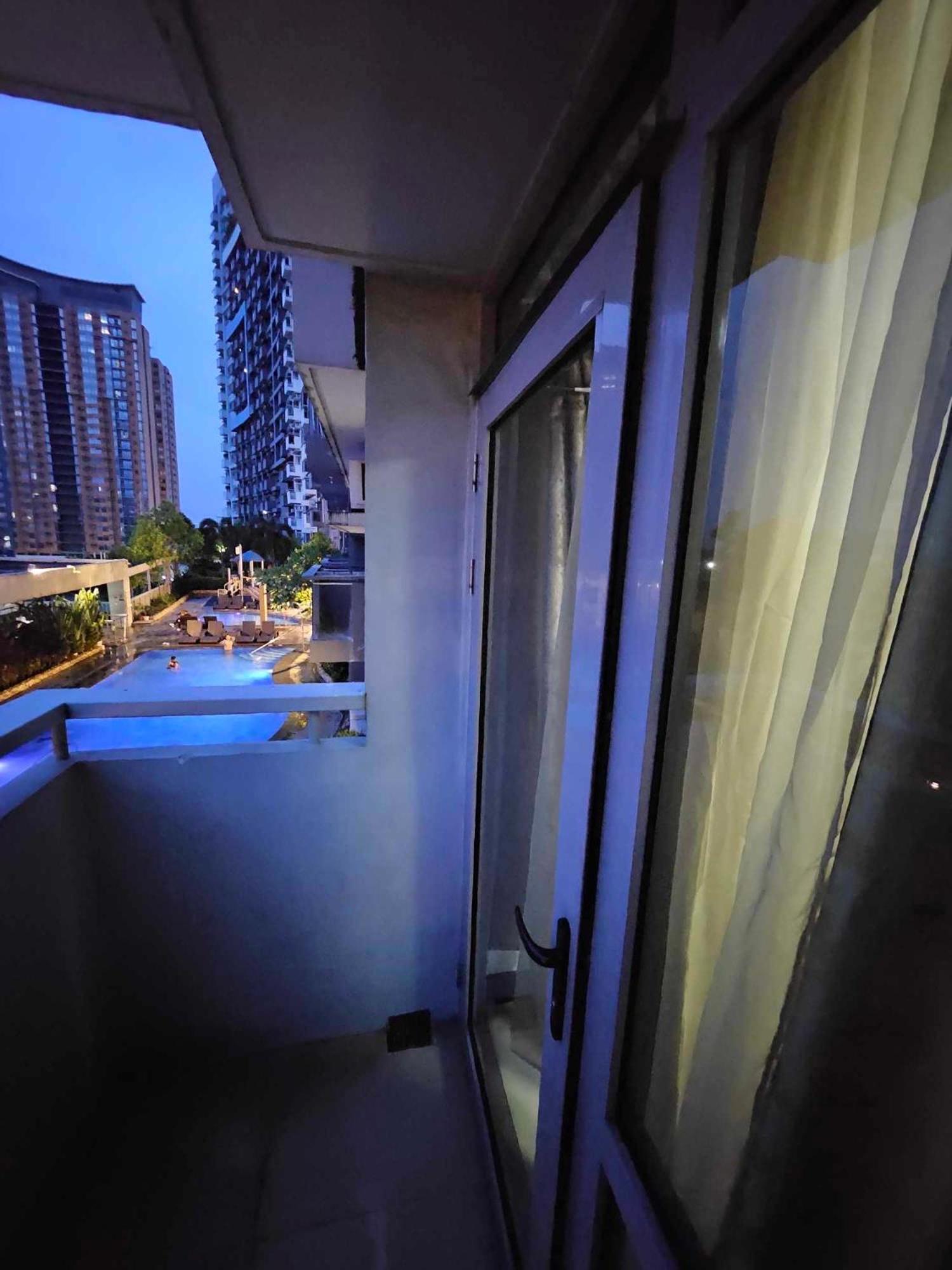 Cubao Manhattan Heights Unit 5A Tower C Quezon City Esterno foto