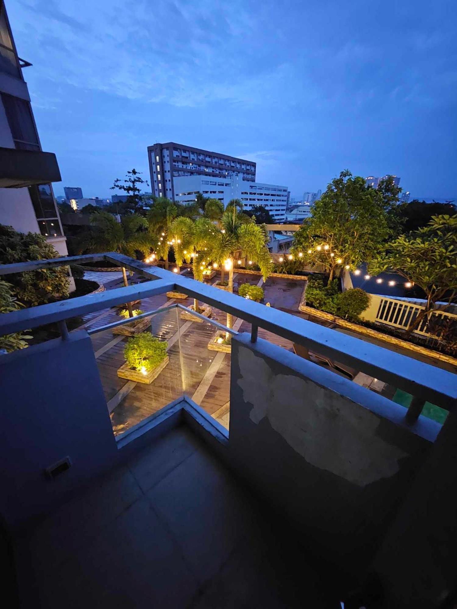 Cubao Manhattan Heights Unit 5A Tower C Quezon City Esterno foto