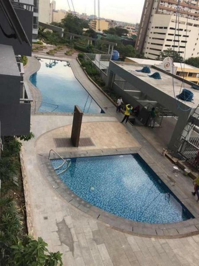 Cubao Manhattan Heights Unit 5A Tower C Quezon City Esterno foto