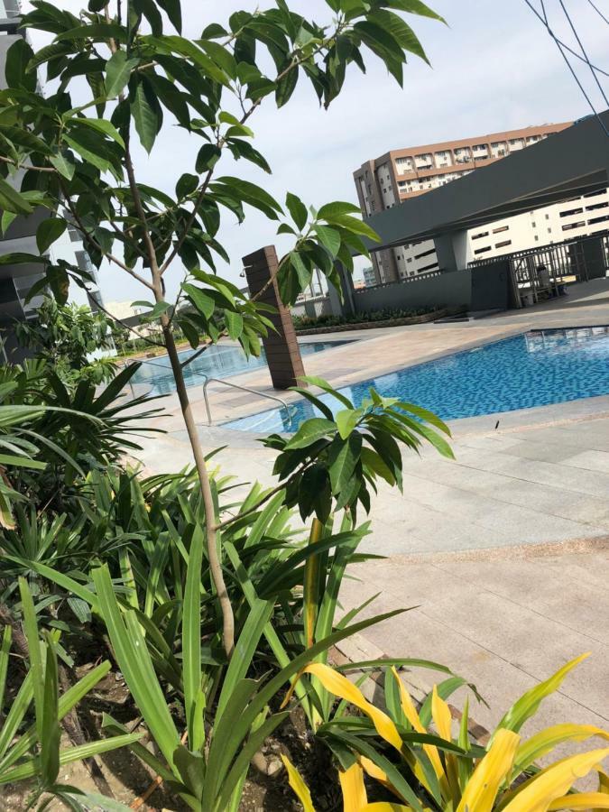 Cubao Manhattan Heights Unit 5A Tower C Quezon City Esterno foto