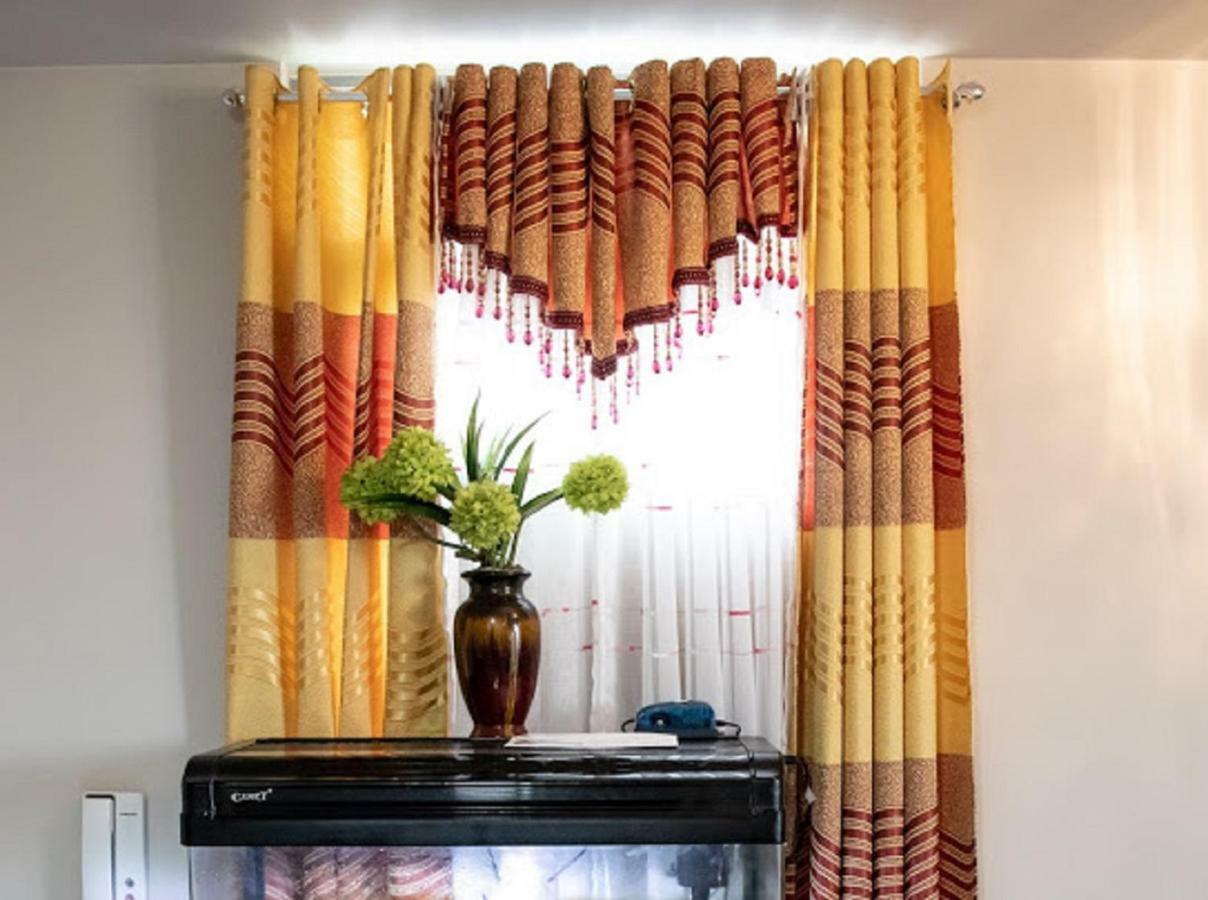 Cubao Manhattan Heights Unit 5A Tower C Quezon City Esterno foto