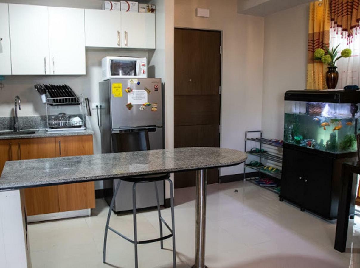 Cubao Manhattan Heights Unit 5A Tower C Quezon City Esterno foto