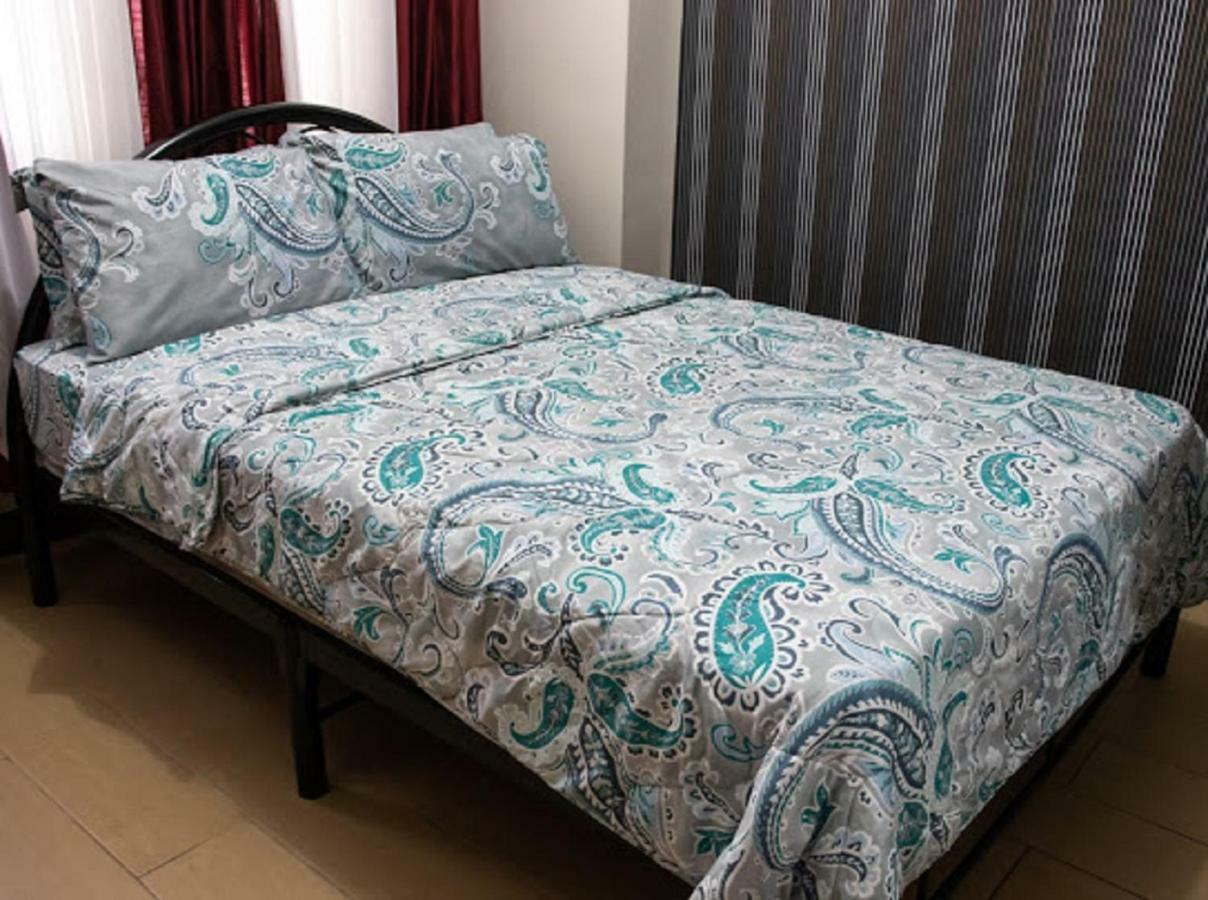 Cubao Manhattan Heights Unit 5A Tower C Quezon City Esterno foto