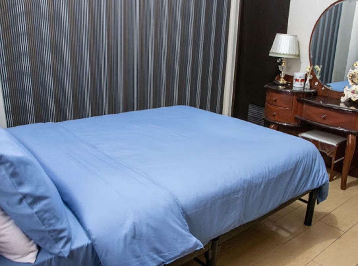 Cubao Manhattan Heights Unit 5A Tower C Quezon City Esterno foto
