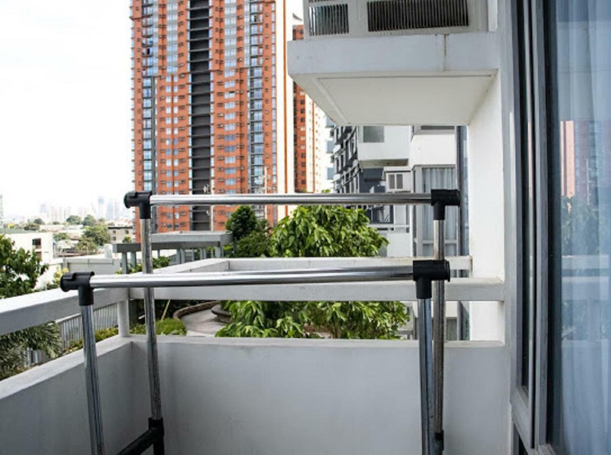Cubao Manhattan Heights Unit 5A Tower C Quezon City Esterno foto